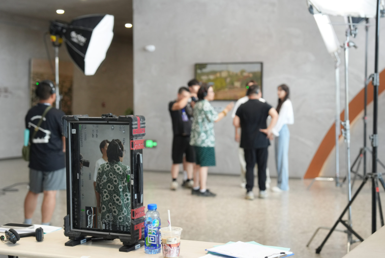 Съемки ведутся в цифре и их сразу видит ИИ