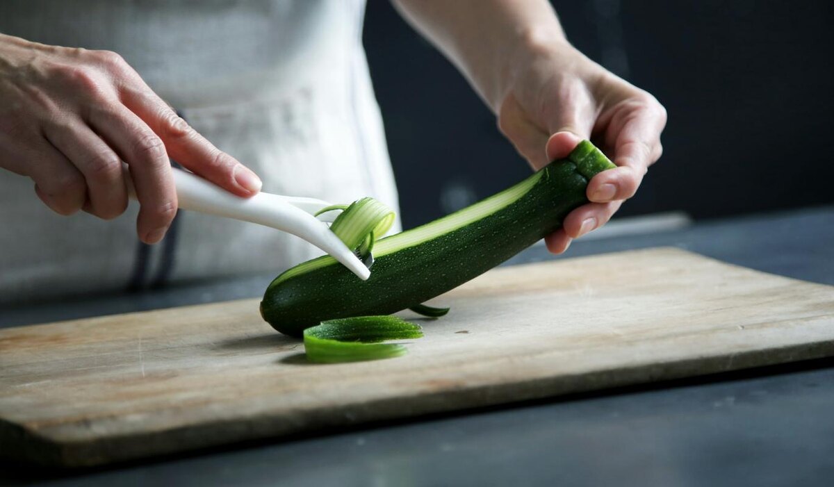     Кабачковый сезон без паники: 5 необычных рецептов, которые точно пригодятся