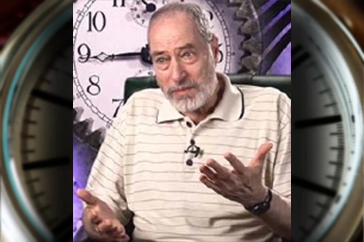    Биофизик Александр Левич.