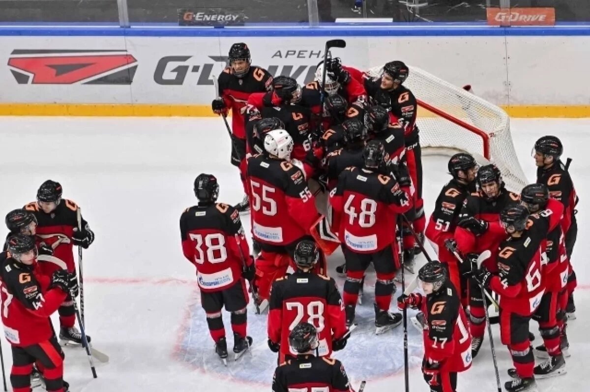    Молодёжная команда «Авангарда» взяла первую награду в новом сезоне