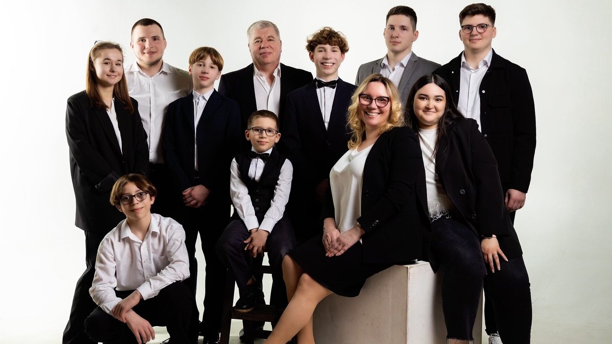    Когда Алина Беларева с семьёй летит в отпуск, в аэропорту думают, что это туристическая группа. Фото из личного архива героини