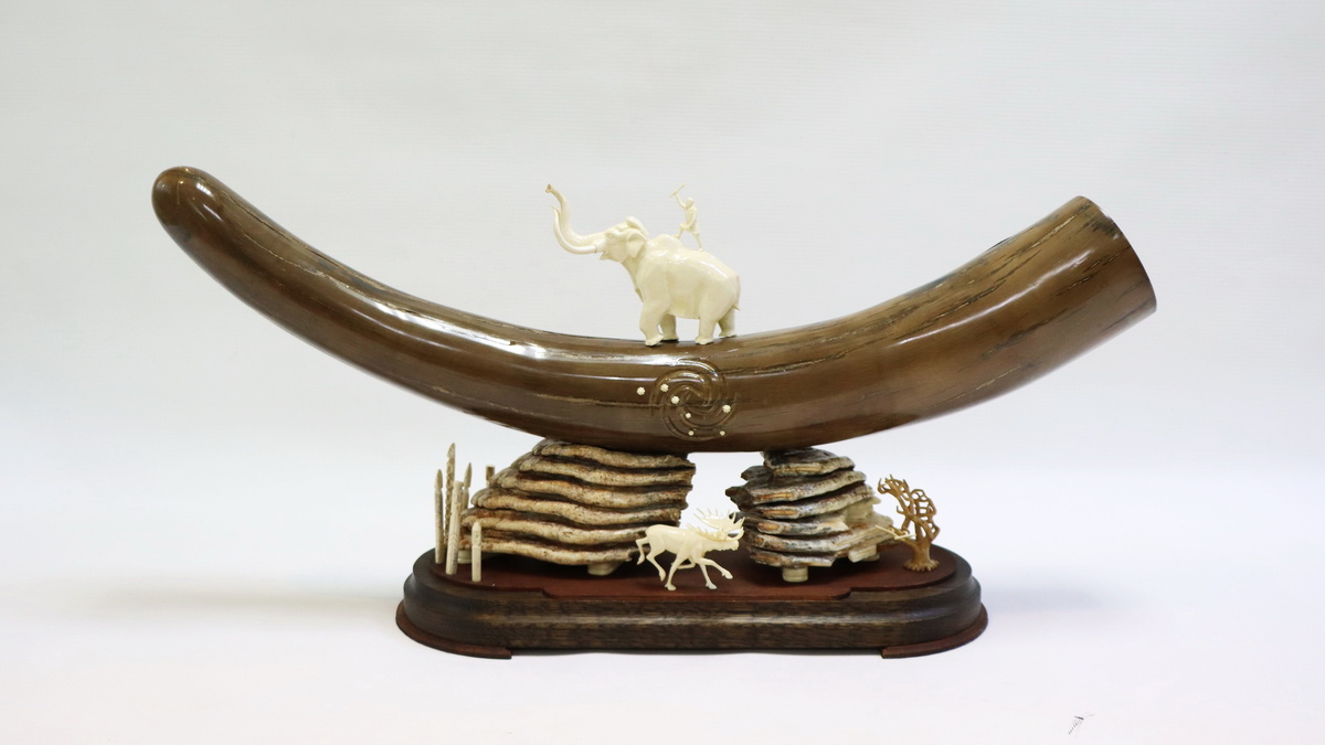    Югорчан приглашают посетить выставку изделий из кости