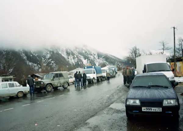 © Александр Дмитриевский
ТрансКАМ пережидает лавины. 2005 год