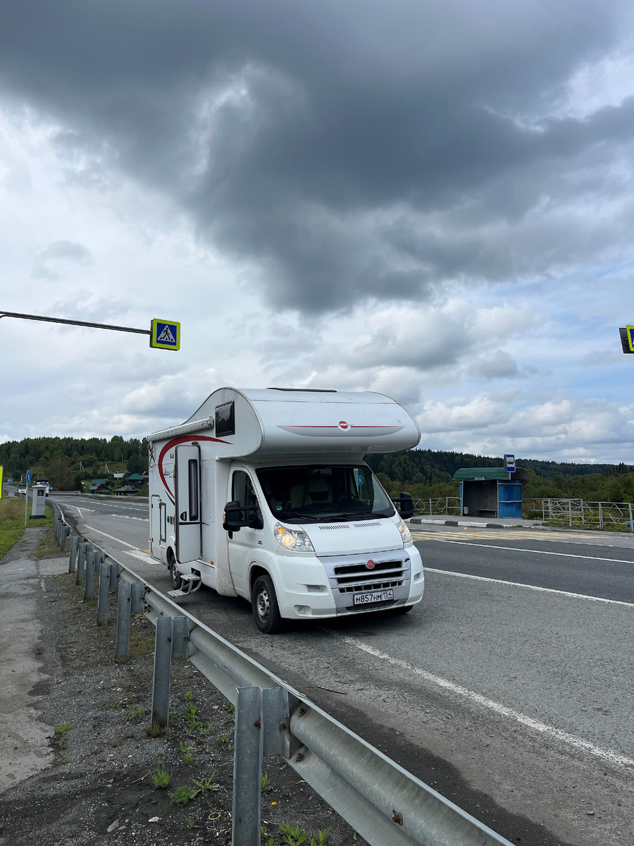 Автодом, на котором мы сейчас мчим на Байкал.