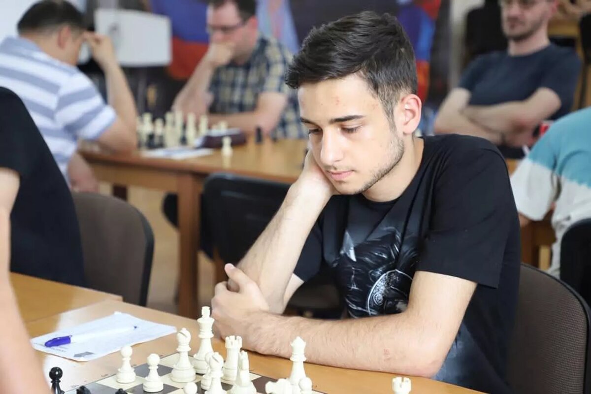 Вальтер Гюрджинян стал бронзовым призером чемпионата Европы по блиц-шахматам среди юношей до 16 лет
© Photo : press office of the Armenian Chess Federation