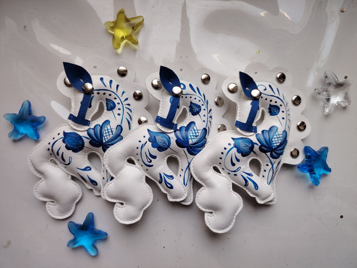 подвеска для лошадок Гжель