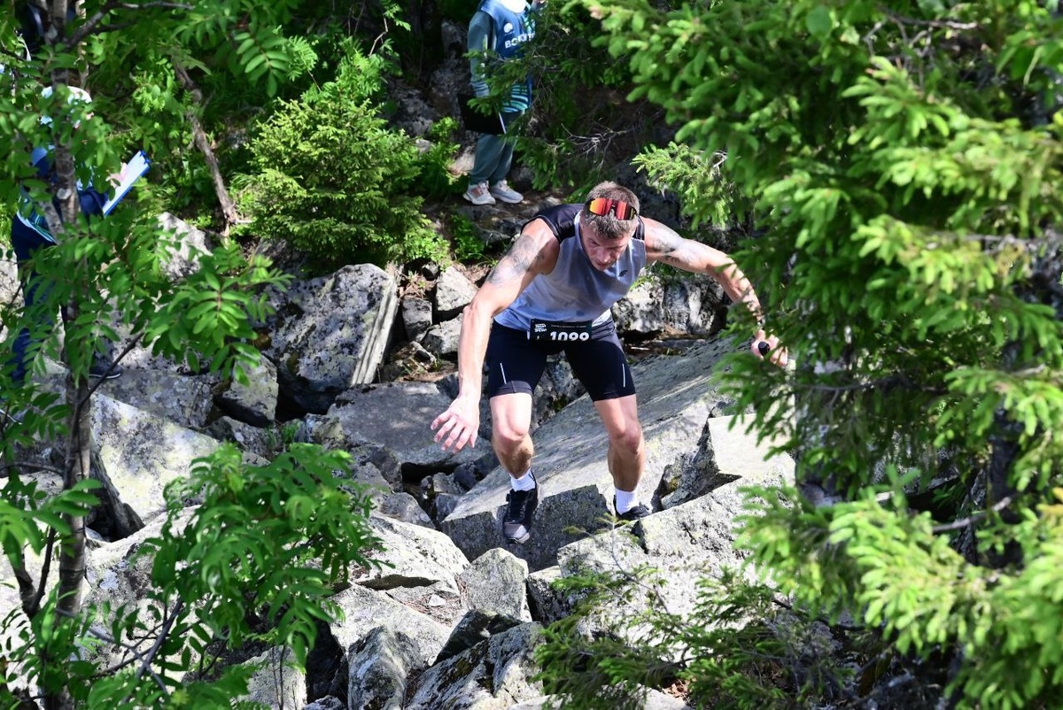 Когда бегать по асфальту уже мало, он бежит по горам