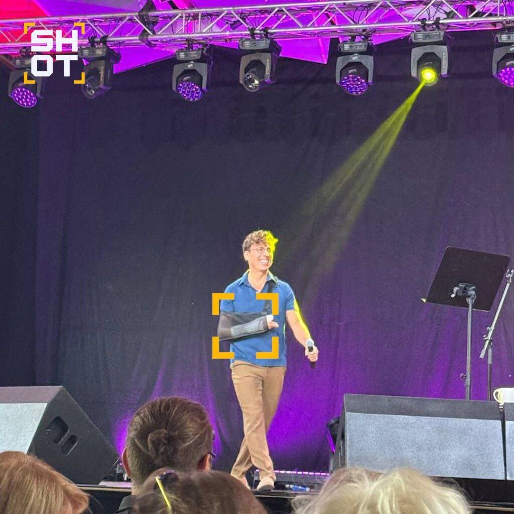     Галкин* с перевязанной рукой. Источник: t.me/shot_shot Автор фото: Скриншот видео