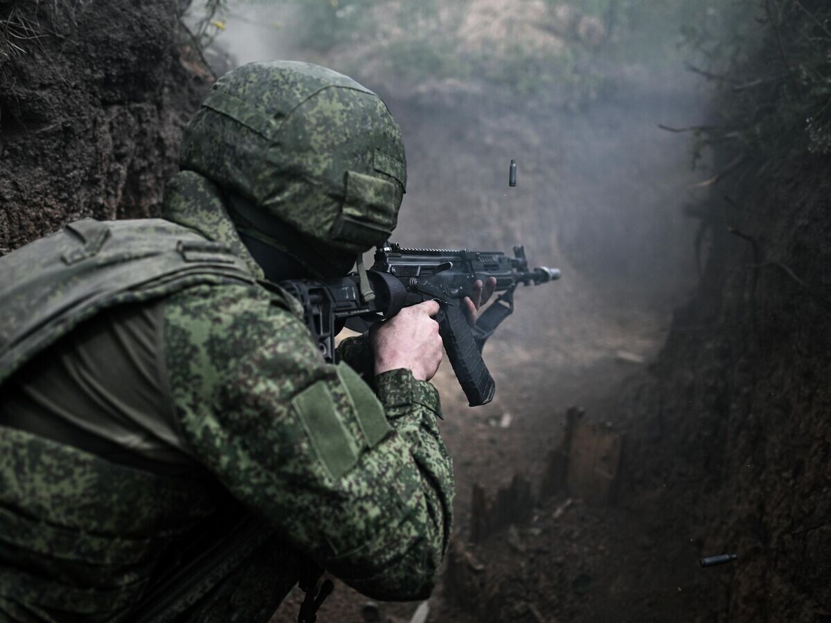    Российский военнослужащий© РИА Новости / Сергей Бобылев