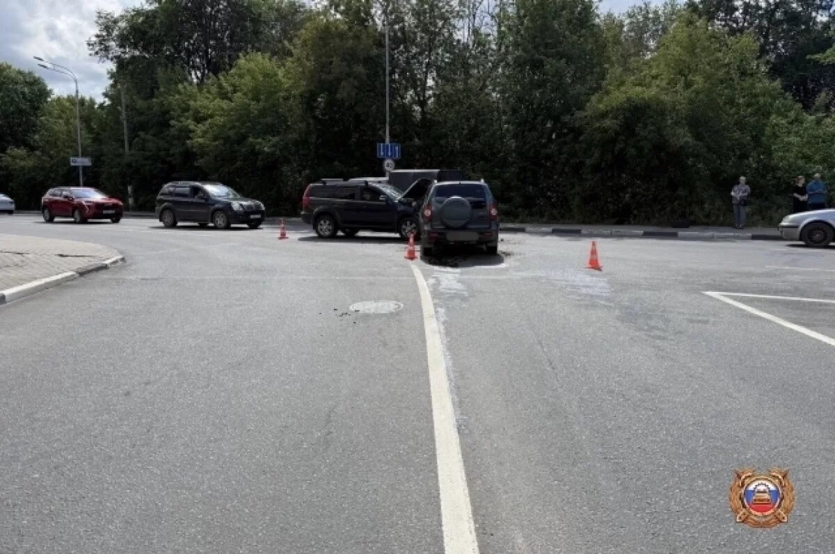    В Твери на перекрестке столкнулись два автомобиля, пострадали дети