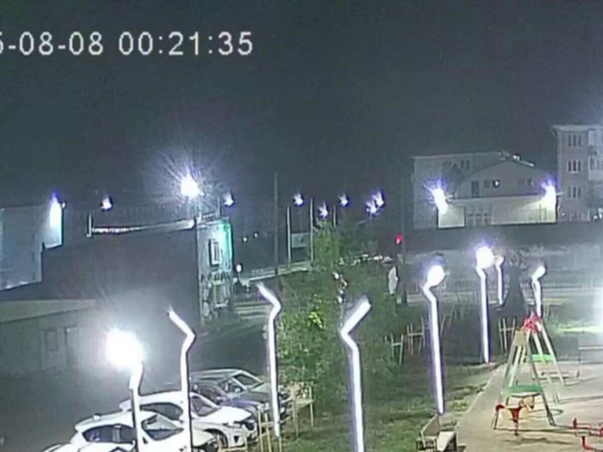    Кадры полета астероида над Иркутской областью © Камера видеонаблюдения