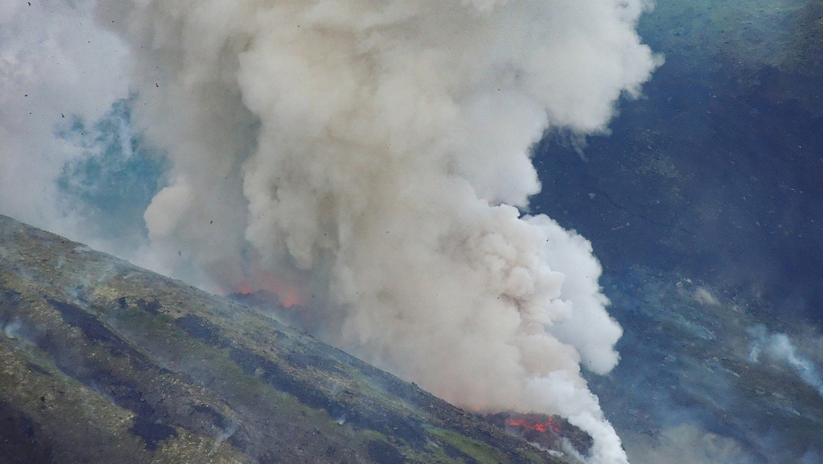   Наталья Акбирова /ФГБУ "Кроноцкий государственный заповедник" / ТАСС- Извержение вулкана Крашенинникова