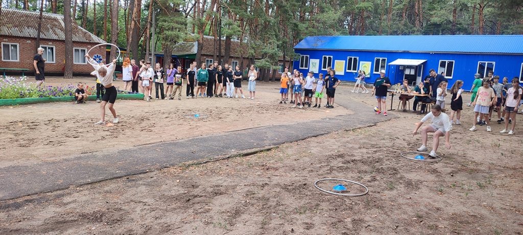    Энтузиазм, командный дух и стремление к победе сделали спортивное событие ярким и незабываемым. Редакция газеты "Наш край"