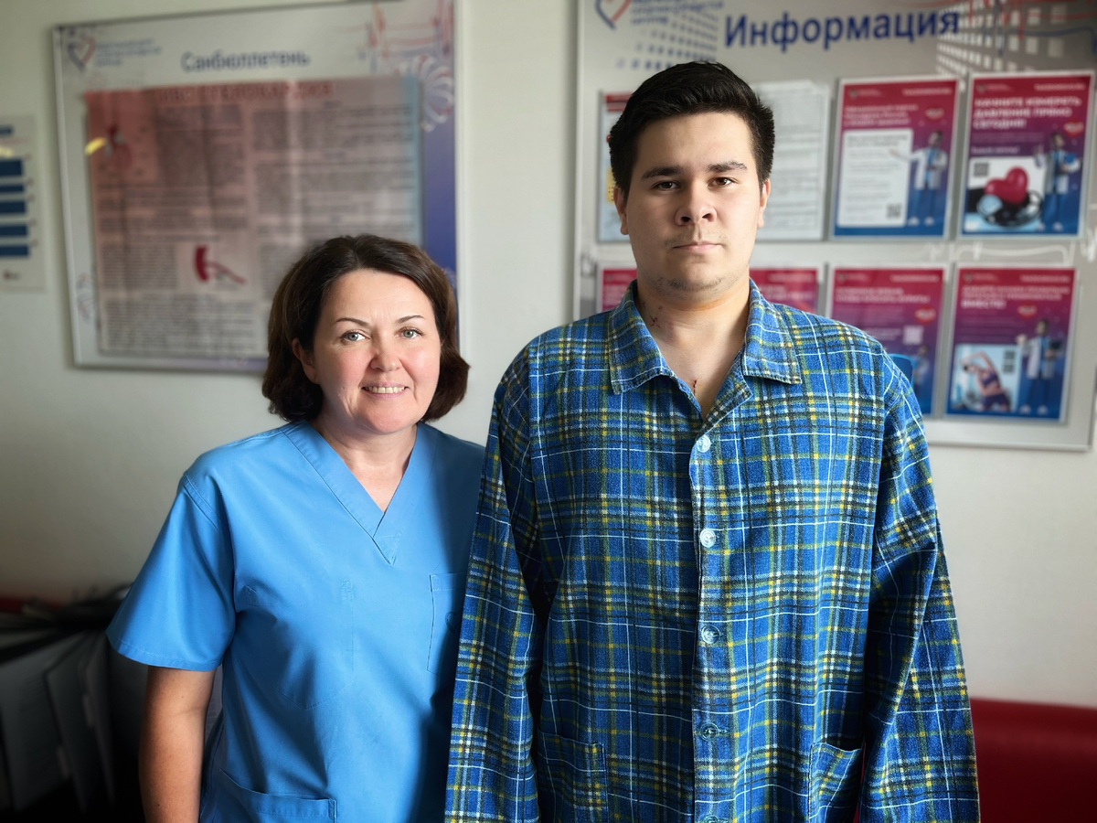 На фото:
Врач-кардиолог Канаева Татьяна Вячеславовна
Пациент Филиппов Артем Игоревич