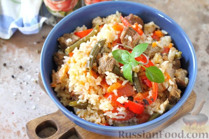 говядина, рис, помидоры, перец болгарский, морковь, лук репчатый, фасоль стручковая, чеснок, паприка молотая, соль, специи, масло растительное