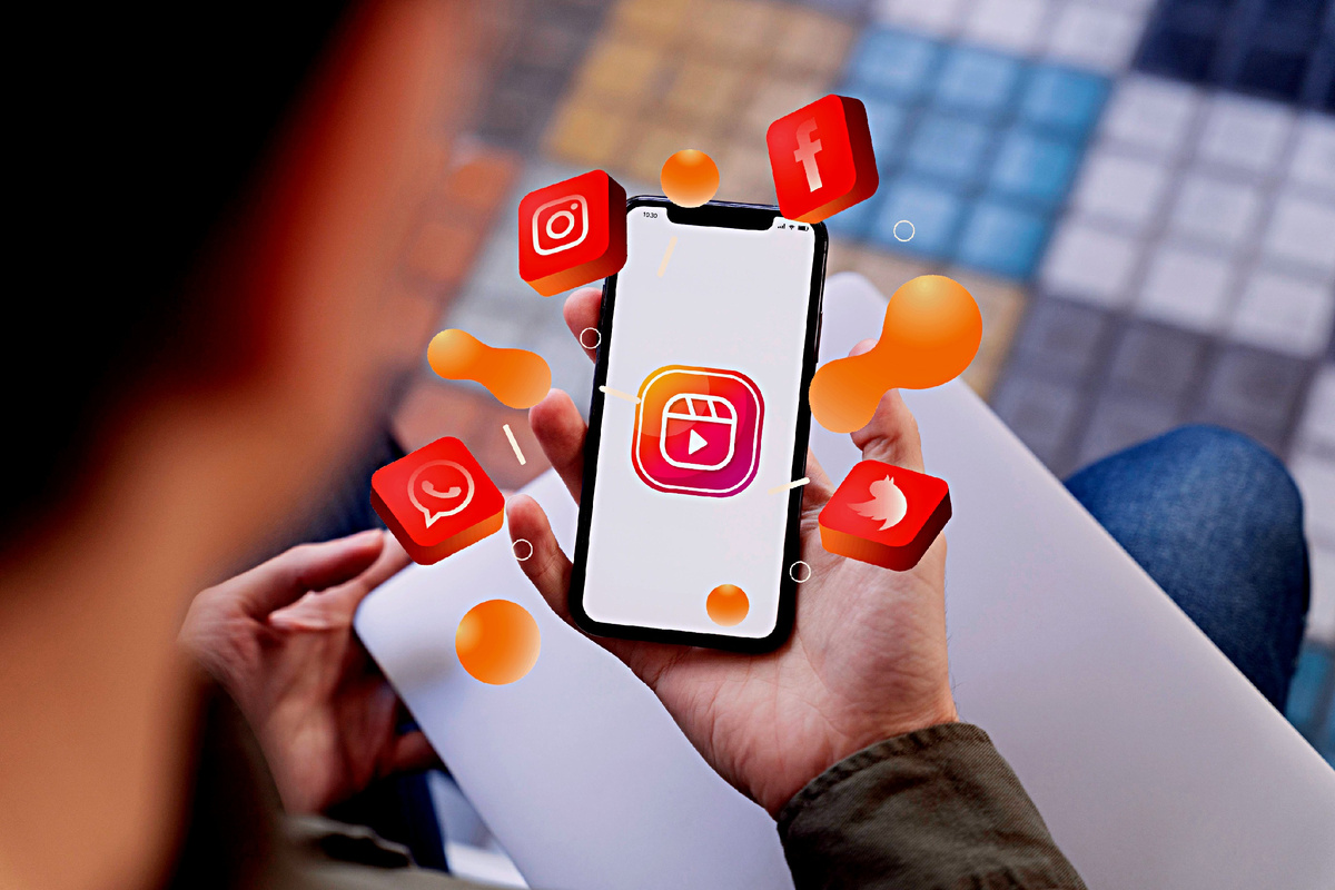 Фейковые сайты и аккаунты в соц сетях