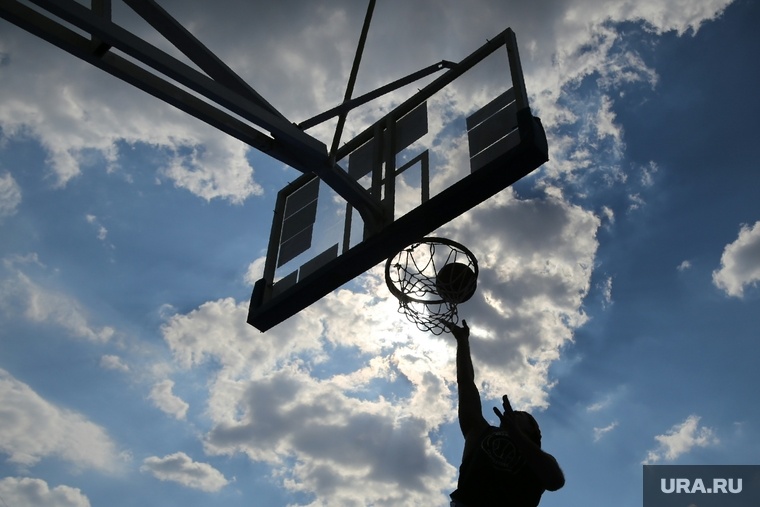Евгений еще в детстве увлекся баскетболом (архивное фото). Фото: Александр Мамаев © URA.RU