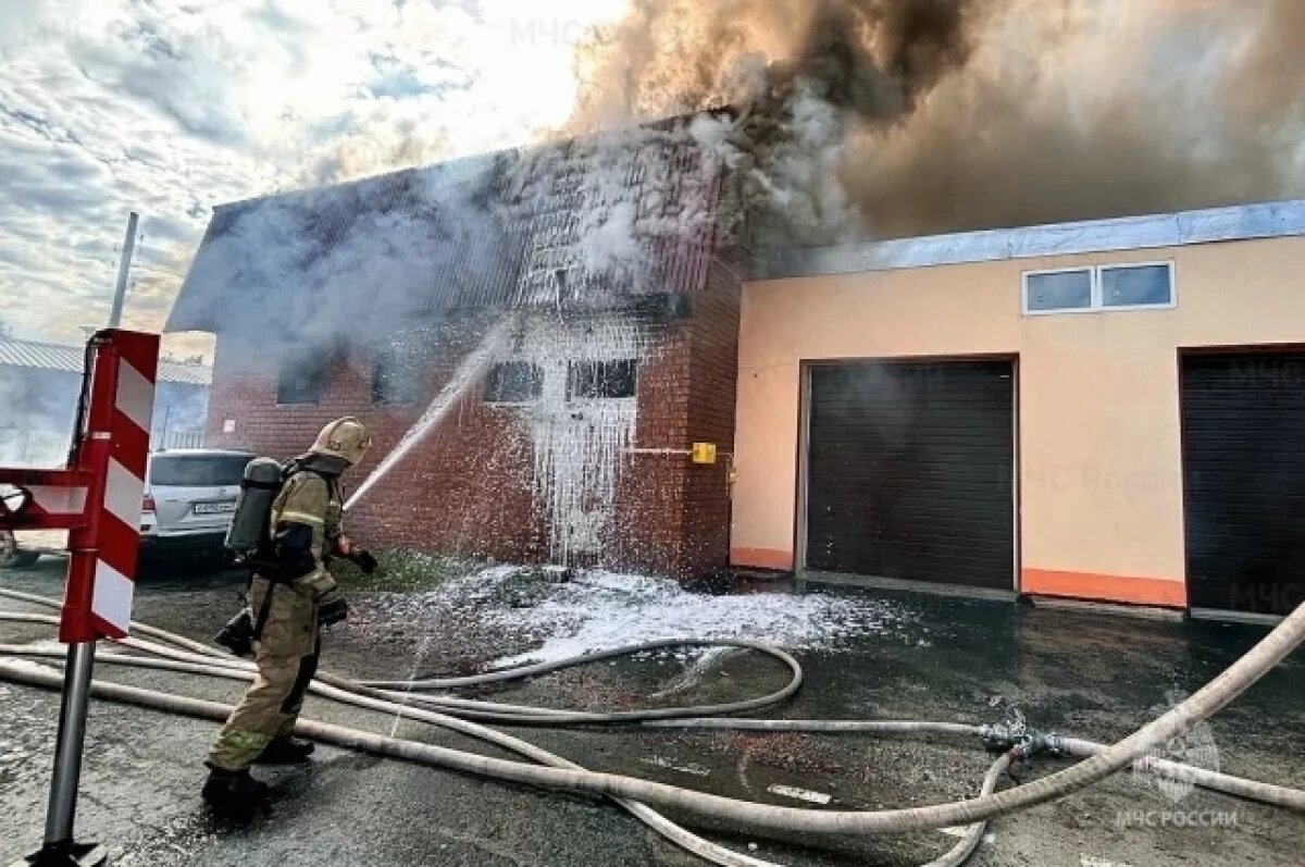    Пожар уничтожил цех тюменской компании ароматов для дома My Salut