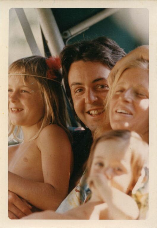 Семья МакКартни в Малибу, 1971