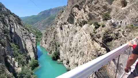 Вечером я прибыл к живописному Сулакскому каньону.