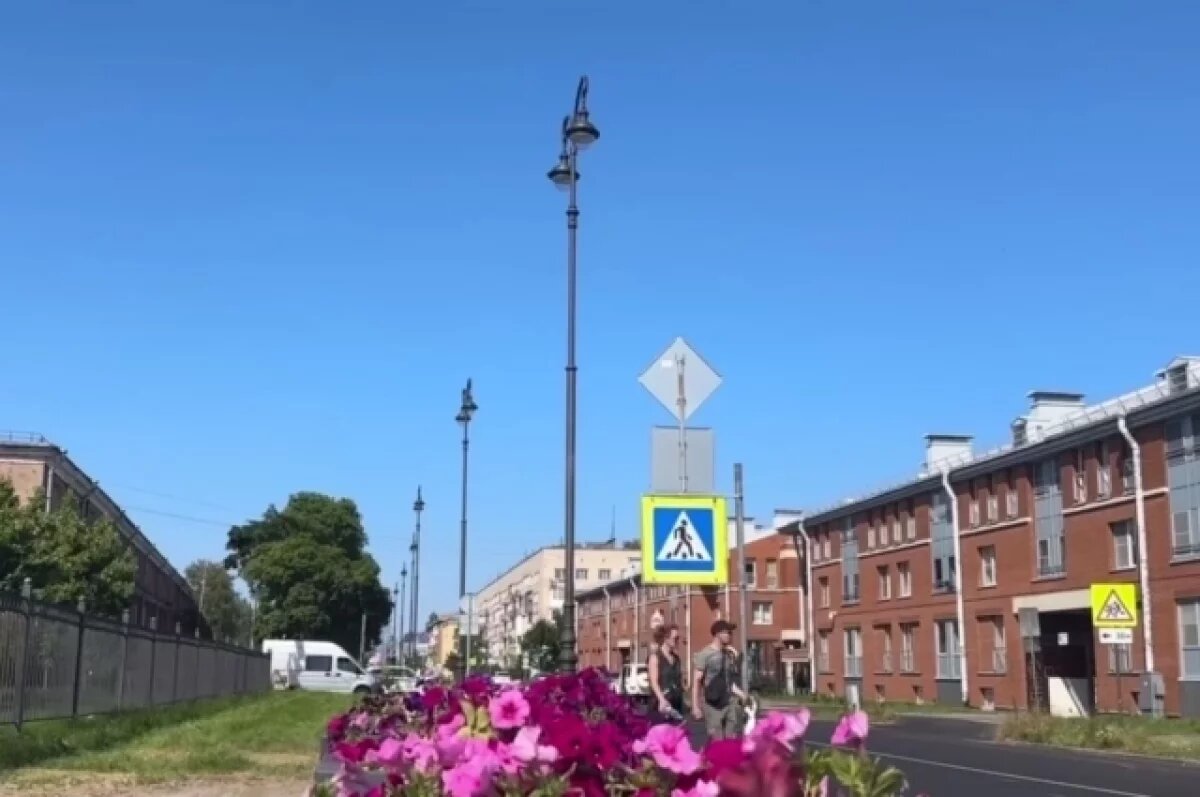    В Кронштадте обновили освещение улицы Зосимова — установили 102 фонаря