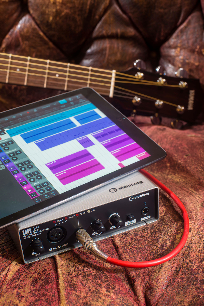 DAW-программа Steinberg Cubase LE на планшете.