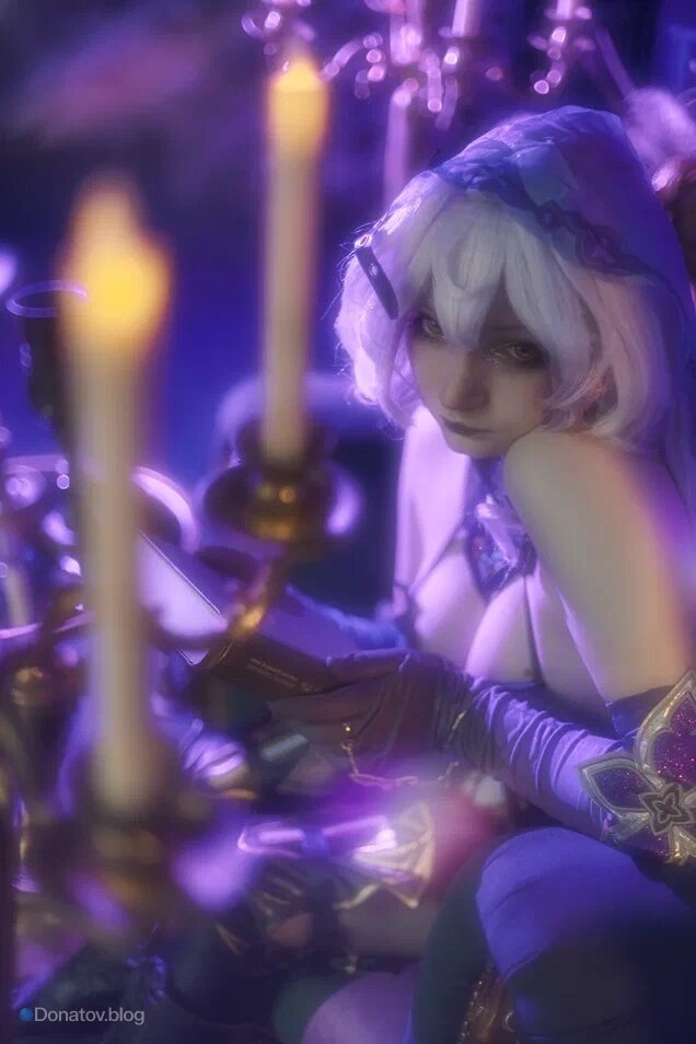    Косплей Чёрного Лебедя от Отто: таинственная девушка с книгой