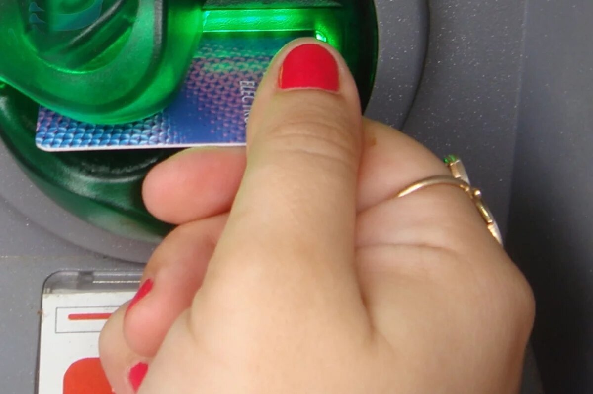    Бармен, укравший деньги у гостьи из Татарстана в Прикамье, получил штраф