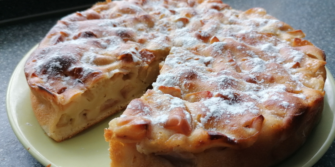 Нежная, ароматная и очень вкусная "Шарлотка".