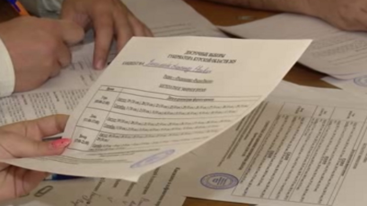    Кандидаты на пост губернатора, узнали где и когда они смогут размещать агитационные материалы