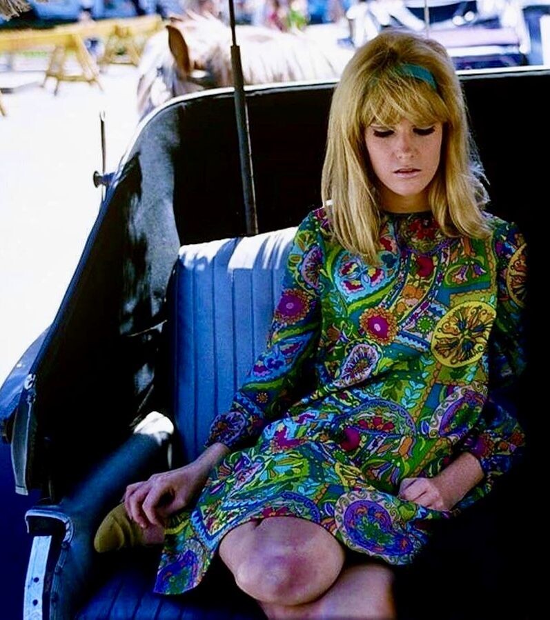 Фото приятной ретро-девушки для привлечения внимания - обязательная деталь этой рубрики