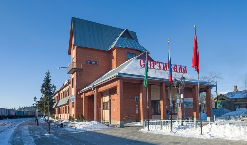 Сортавала. Фото с сайта https://excurspb.ru/tours/granatovyy-voyazh-i-ruskealskaya-skazka/. Взято с Яндекс.Картинки