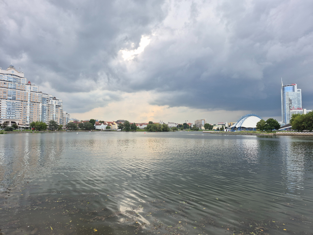 Прогулка вдоль реки Свислочь в сторону Троицкого предместья со Сторожовской улицы