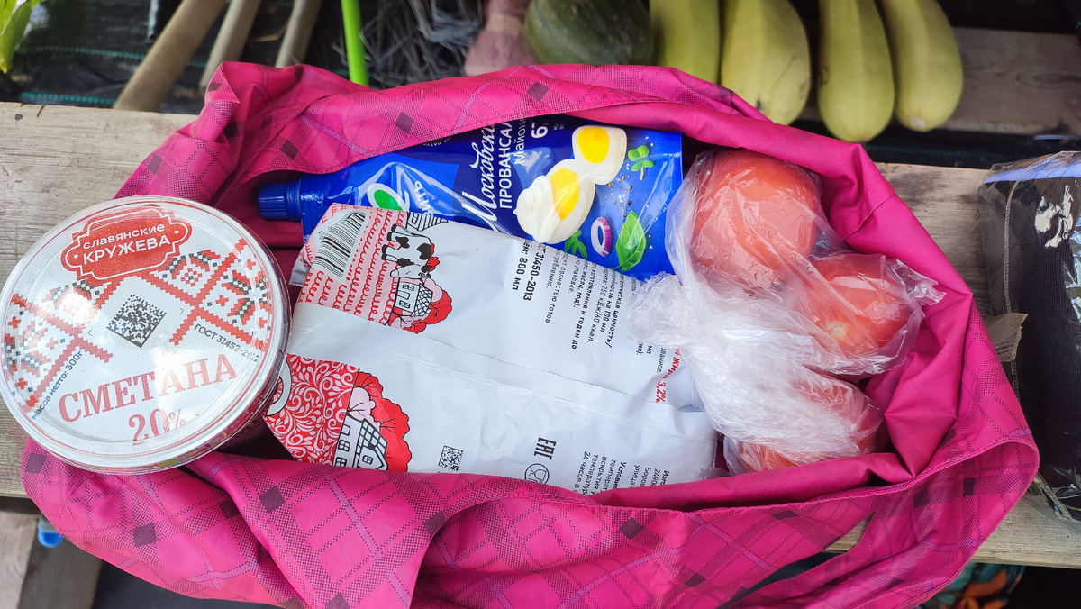 Помидоры, сметана, молоко, майонез