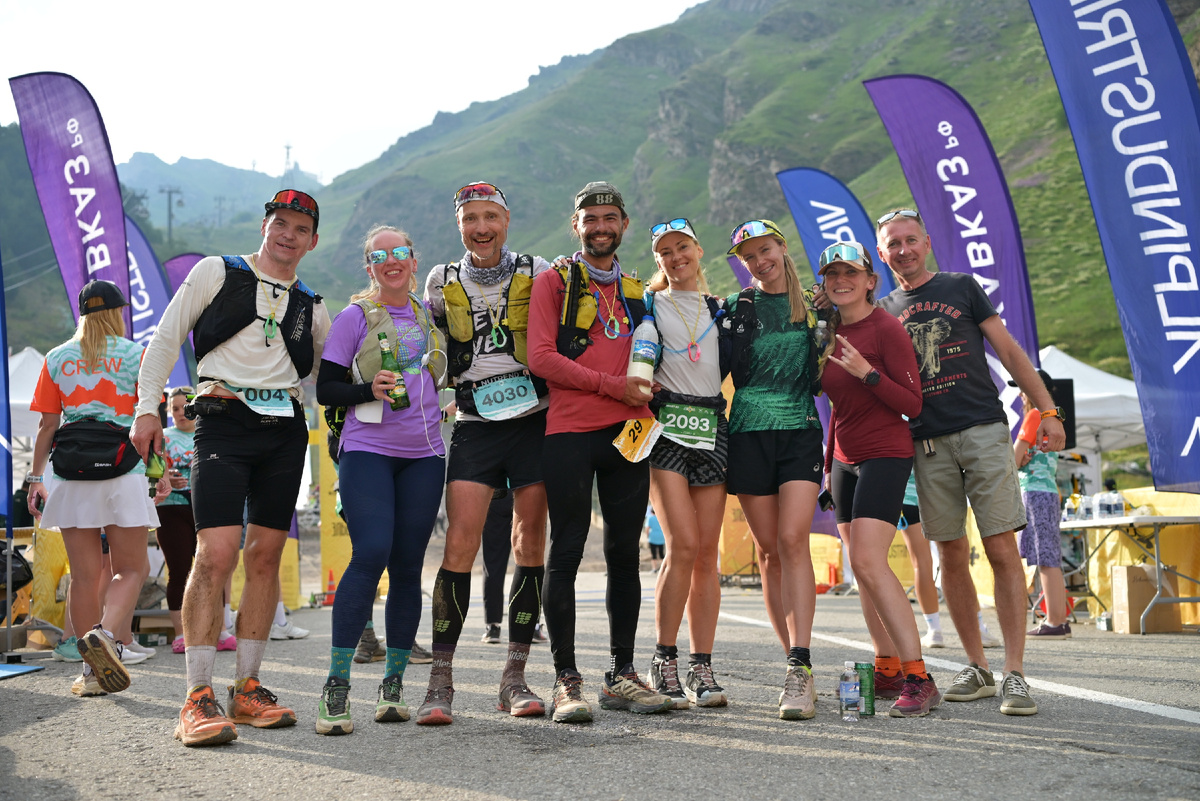 Саша третий слева 💥