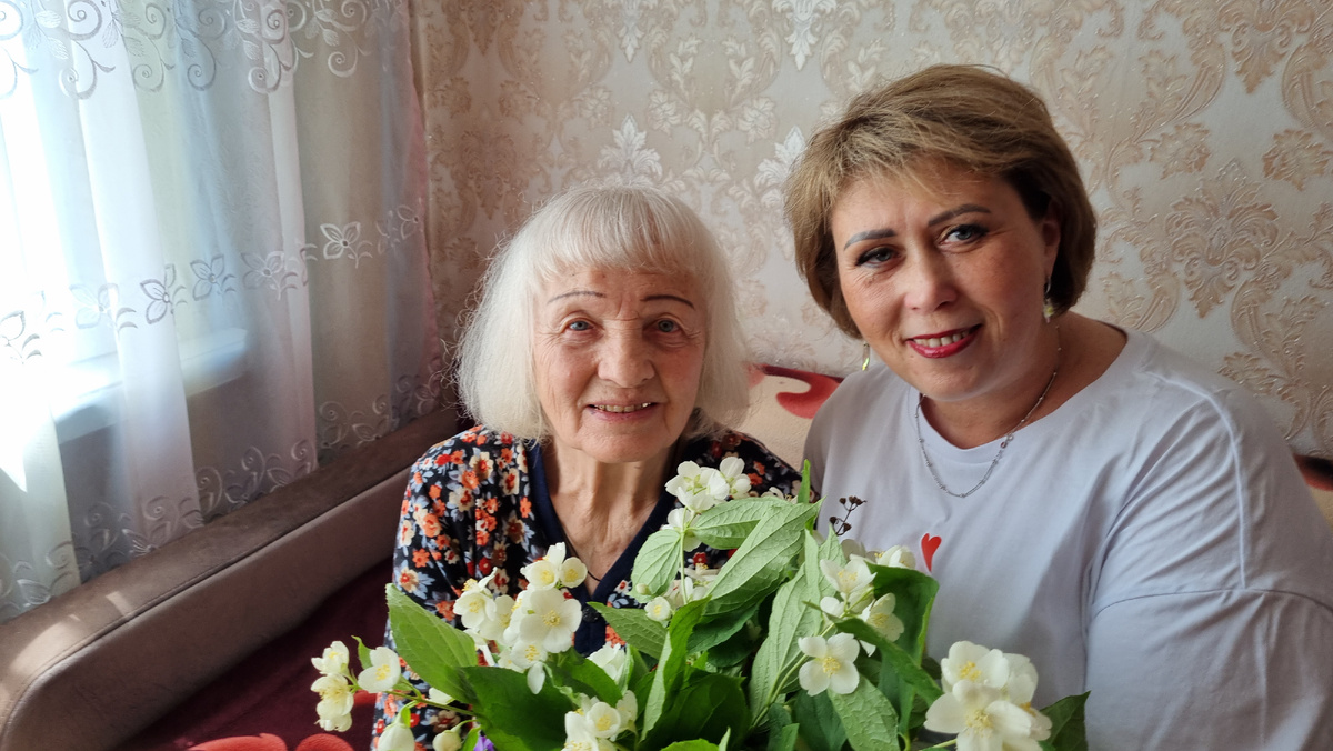 С любимыми клиентами.