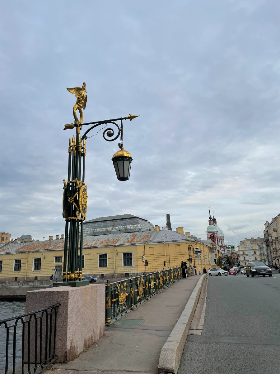 Воон туда по стрелке и пойдём...