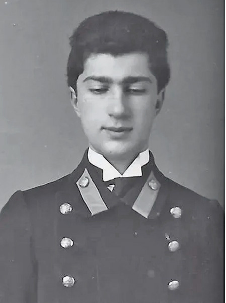 Студент Петербургского университета Илья Зданевич