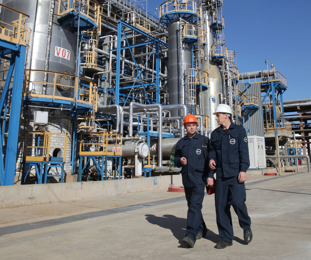 Нефтеперерабатывающий завод «Нафтан» был построен ещё во время СССР, но успешно работает и сейчас. Фото: БелТА