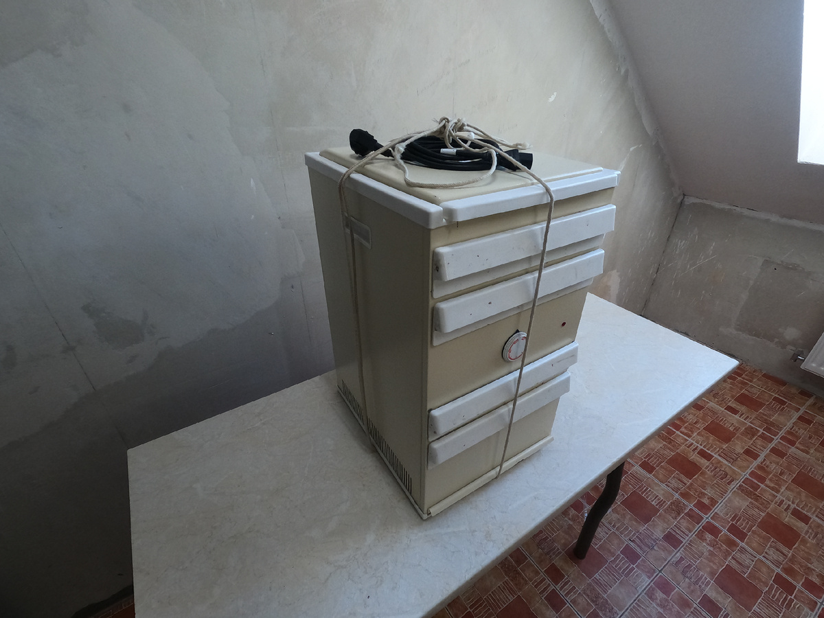 Как сделать простое приспособление для сбора ягод шиповника