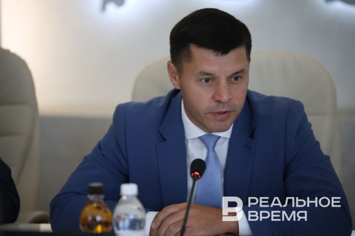    Приглашенный в гости на «Муниципальный час» новый глава исполкома Алмаз Мингулов был полон оптимизма. Артем Дергунов / realnoevremya.ru
