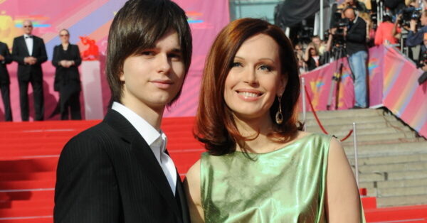    Ирина Безрукова с сыном, фото: graziamagazine.ru