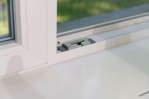 Удар по здоровью: вредят ли пластиковые окна? Рассказывают эксперты