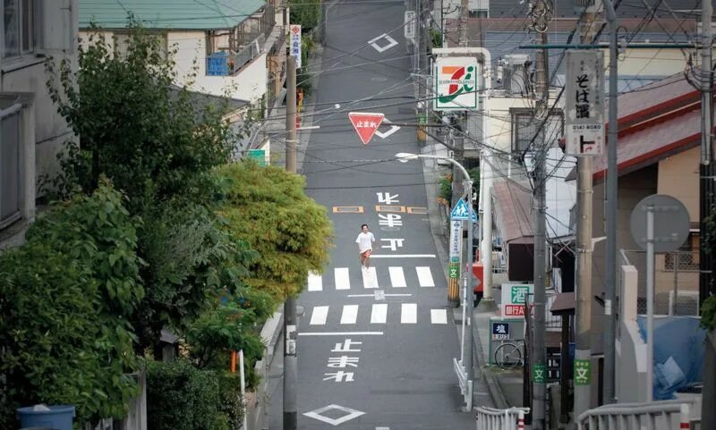 Кадр из фильма "Токио!"