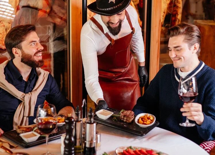 Как нельзя вести себя за столом в Турции