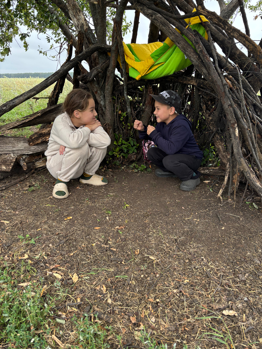 Что если слова «не спорь со взрослыми», «будь хорошей девочкой», «все делают — и ты делай» превращают во взрослого, который не знает, кто он вообще такой?
