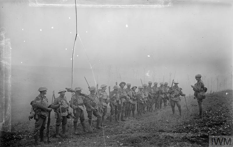 Австралийские части перед началом Амьенской операции, 8 августа 1918 года