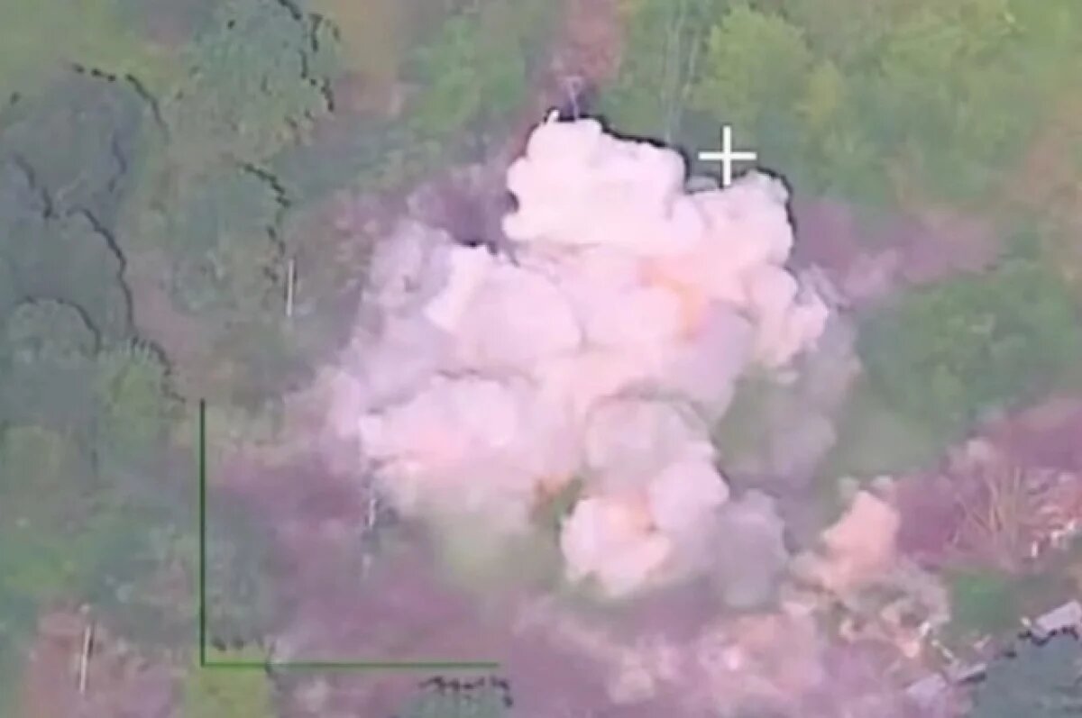    В Черниговской области ударом «Искандера» уничтожено большое количество личного состава и техники ВСУ.