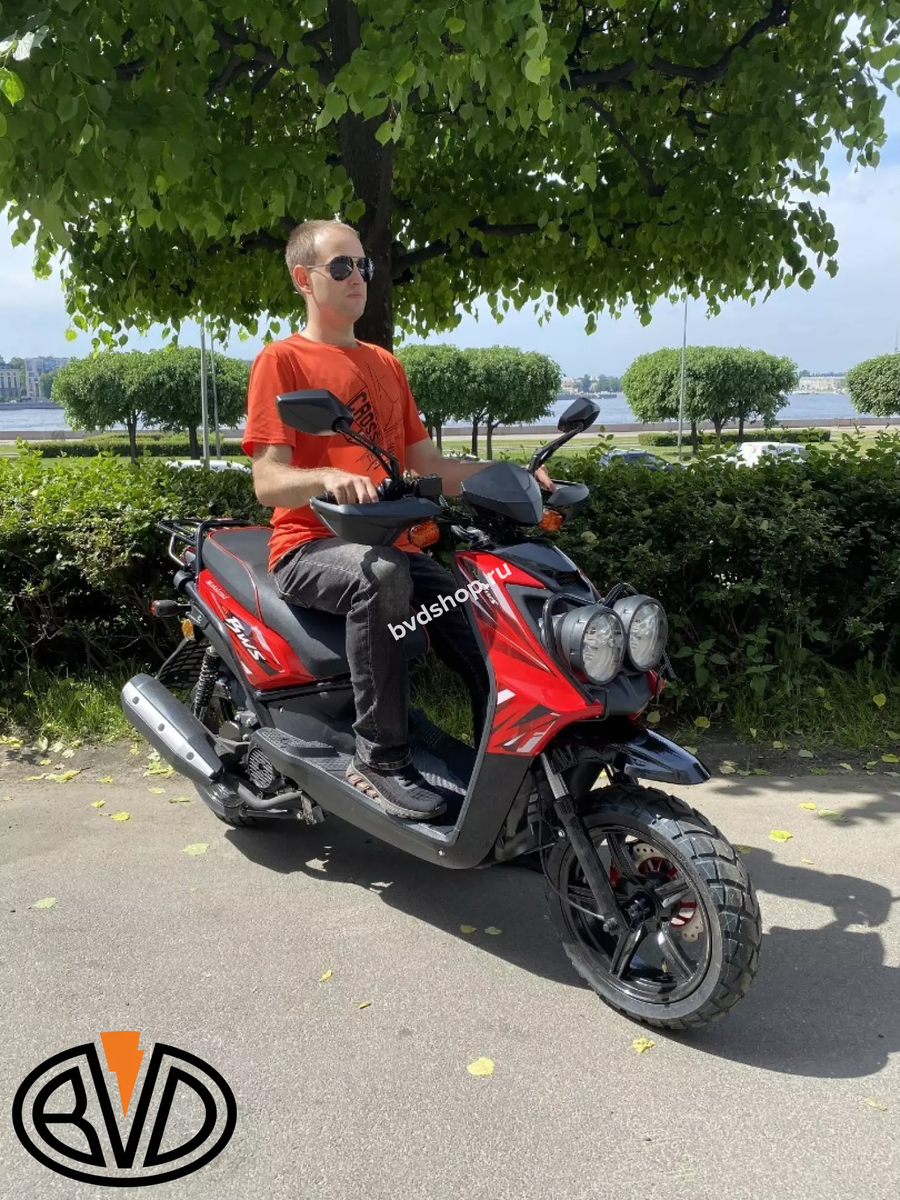 Скутер наиболее удобен в городе