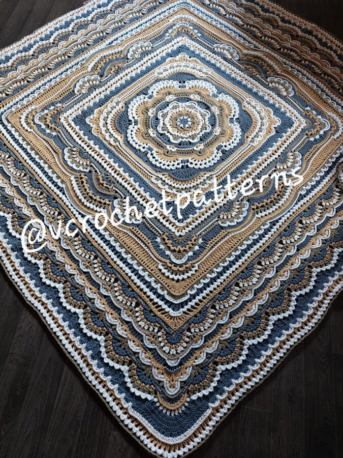    Плед крючком «Цветочная фантазия», вариант 2 (в исполнении Вероники Ляхович)   
Источник: vcrochetpatterns.com